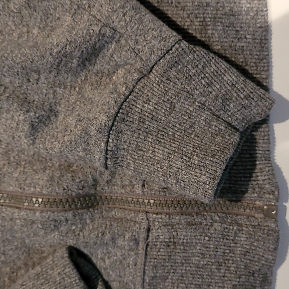 3/$20 La Vie en Rose hoodie - Picture 4 of 5